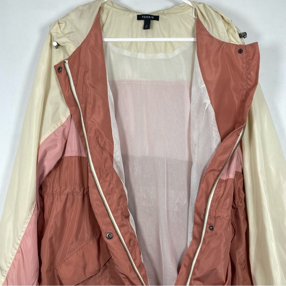 Torrid Women's Pink/Cream Utility Jacket Size 2 Waterproof Rain - Picture 13 of 16